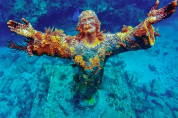 Statue of Christ in Key Largo, Florida | Key Largo Snorkel Tours